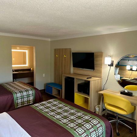 Days Inn By Wyndham Houston East מראה חיצוני תמונה