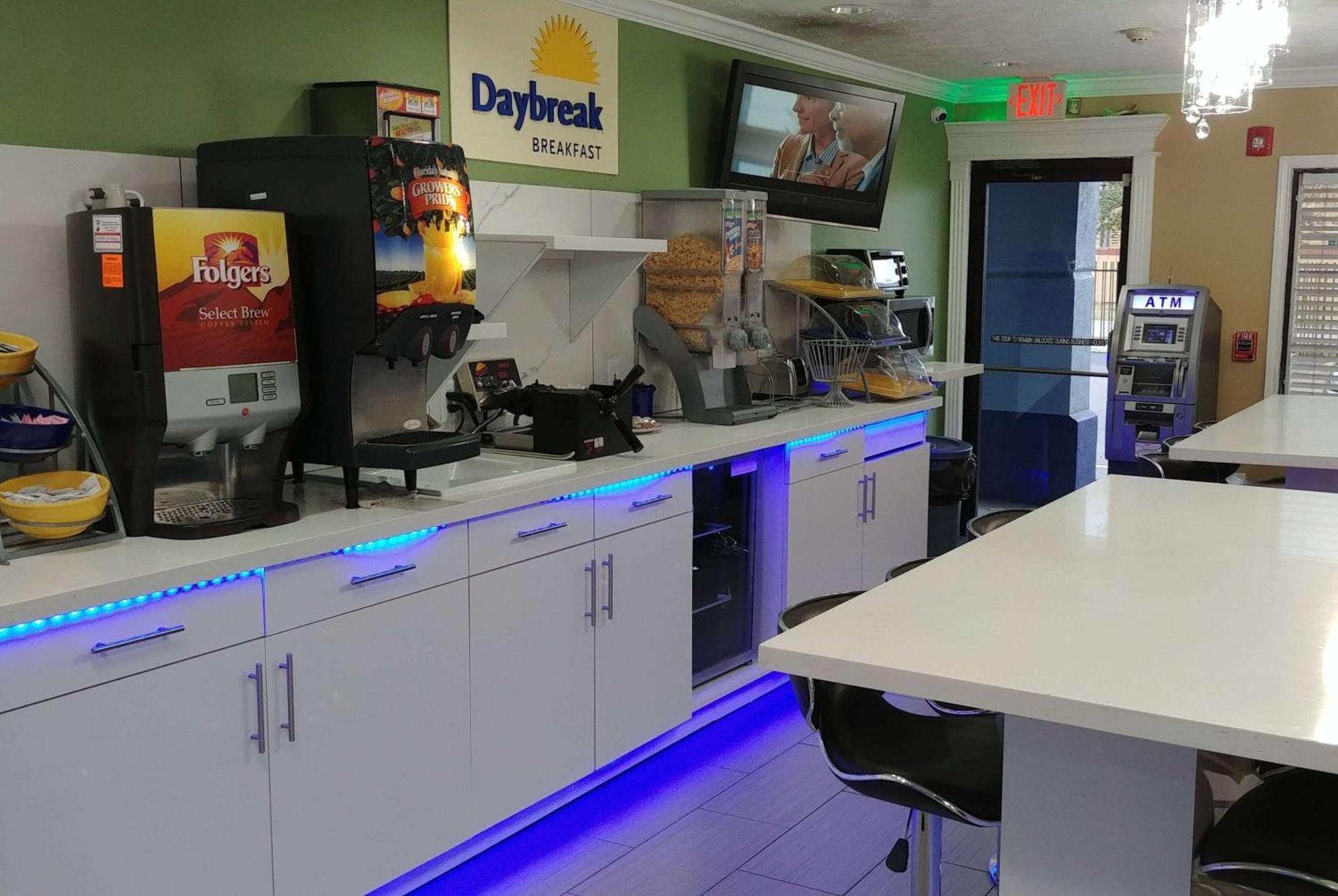 Days Inn By Wyndham Houston East מראה חיצוני תמונה