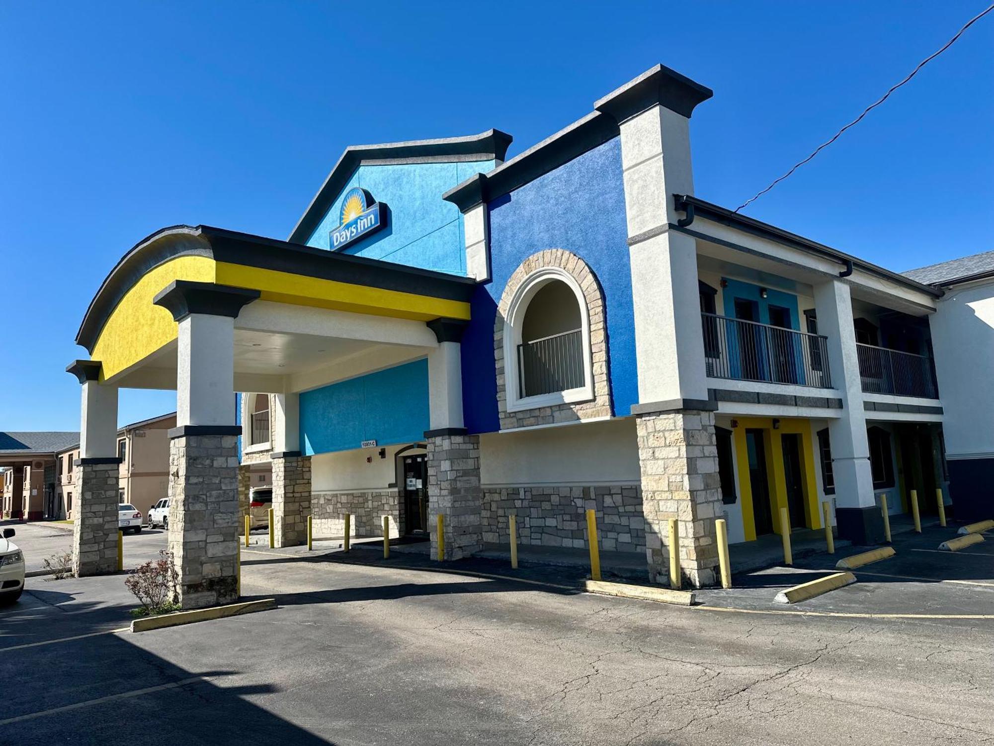 Days Inn By Wyndham Houston East מראה חיצוני תמונה