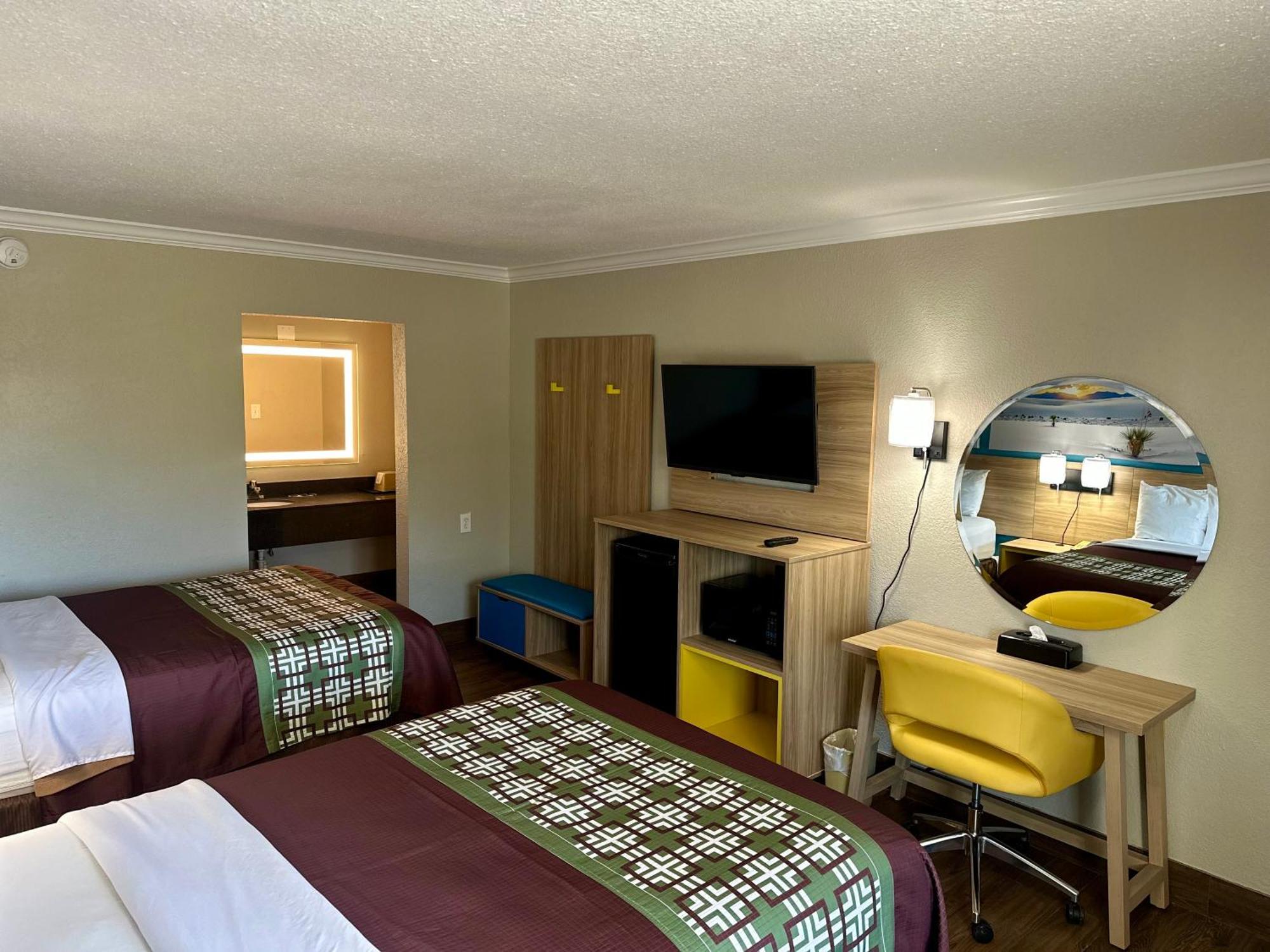 Days Inn By Wyndham Houston East מראה חיצוני תמונה