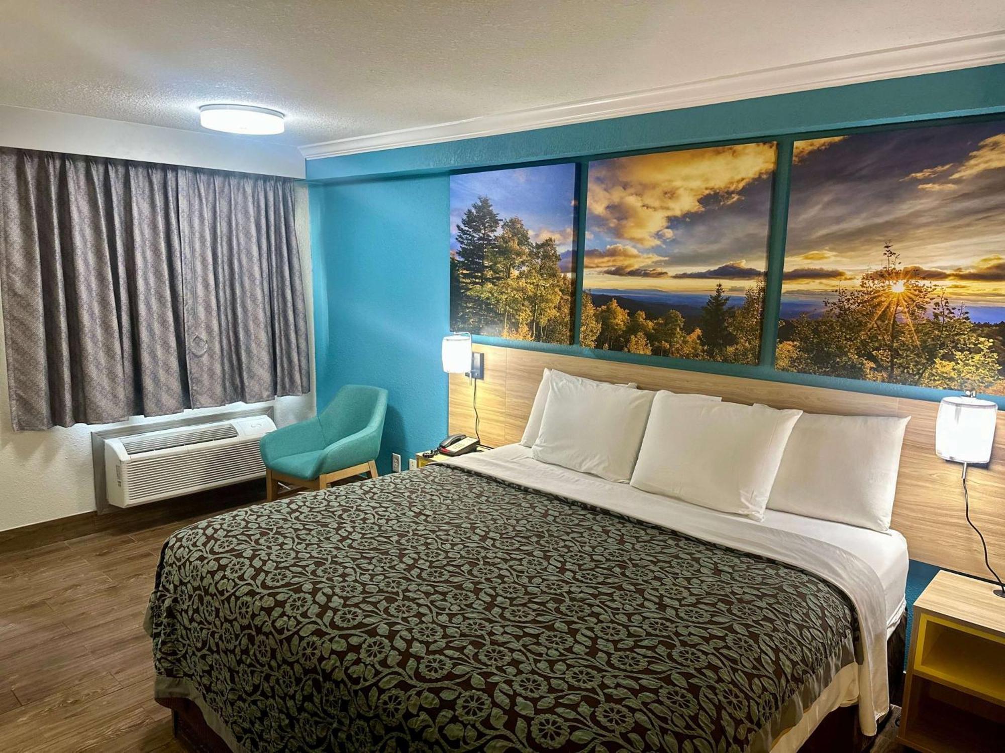 Days Inn By Wyndham Houston East מראה חיצוני תמונה